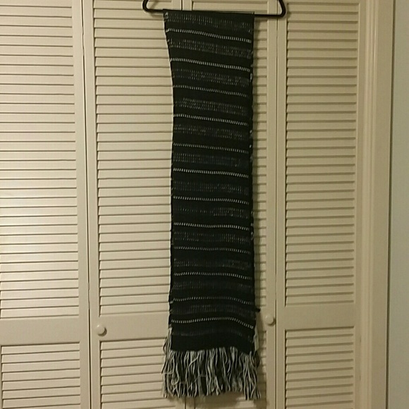 Lane Bryant Black & White Scarf Wrap - Picture 2 of 3